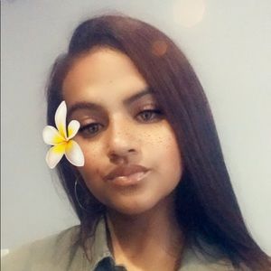 Meet your Posher, Leilani